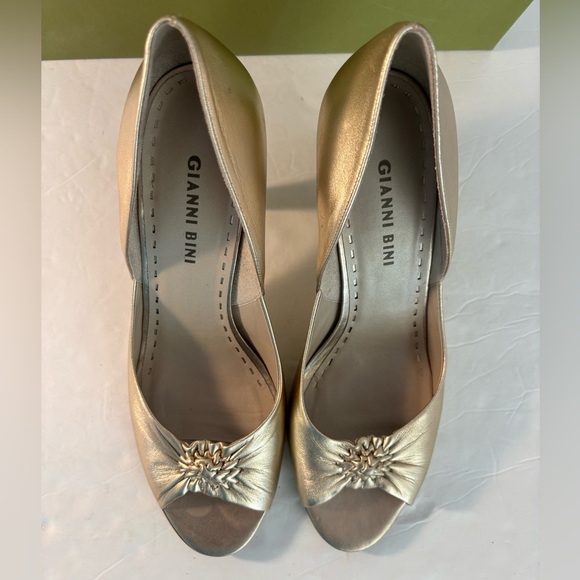 GIANNI BINI Gold Open-Toe Pumps Size 8.5 - Picture 2 of 8